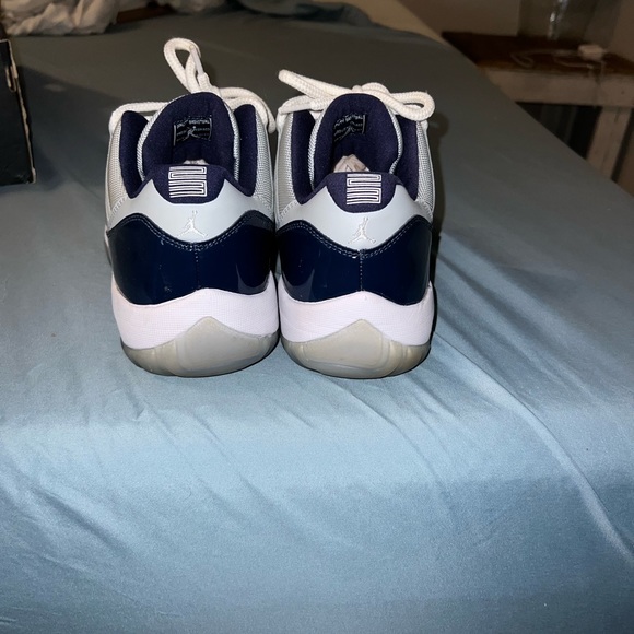 Jordan 11 Georgetowns - Picture 4 of 5